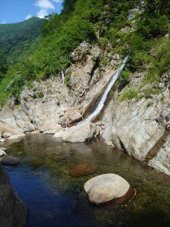 下降沢出合[image/jpeg:148kB]