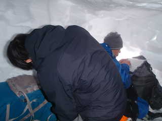 雪洞に戻る[image/jpeg:112kB]